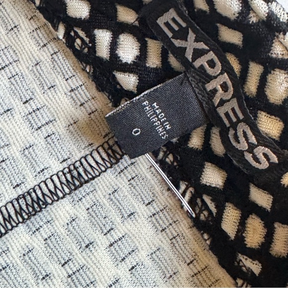 Express black white zip front mini skirt ❤️ - Picture 6 of 6